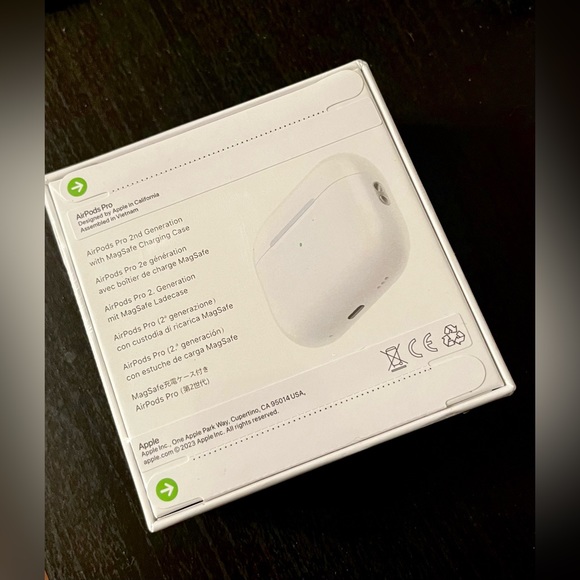 Apple Airpod Pros 2nd Gen - Picture 2 of 3